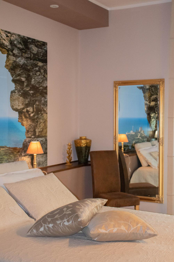 Bedroom 2, La Casa di Adele Cagliari B&B, Cagliari