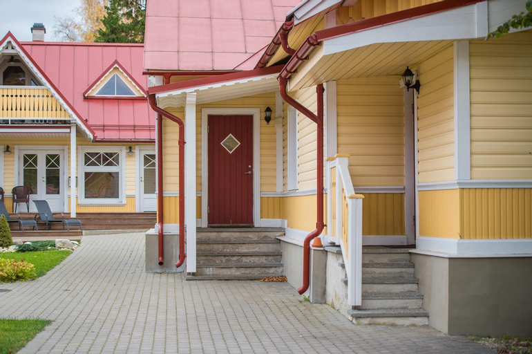 Exterior 11