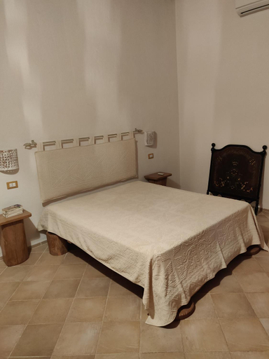 Others 2, Cantina Perandria, Olbia-Tempio