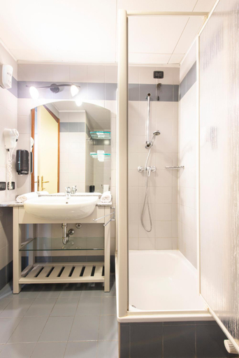 Bathroom 5, Park Hotel Abbadia, Lecco