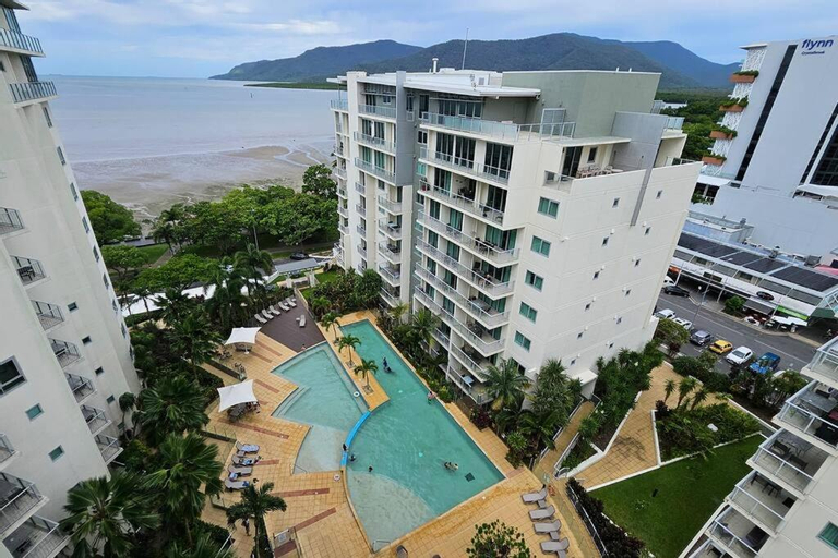 Exterior & Views 1, Waterfront Sub-Penthouse Apartment in City Centre, Cairns