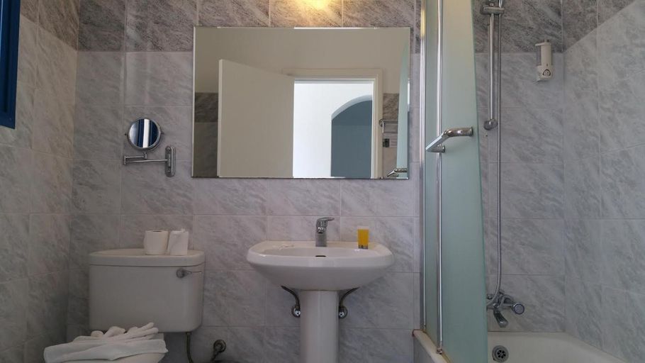 Bathroom 2, Marica's Boutique Hotel