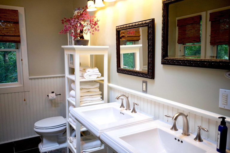 Bathroom 12