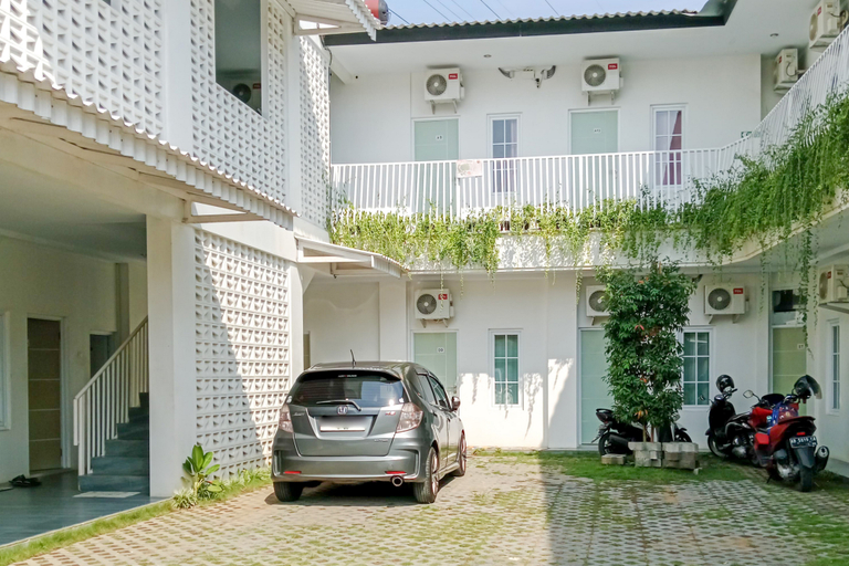 Exterior & Views 2, Kulonprogo Guesthouse RedPartner, Kulon Progo