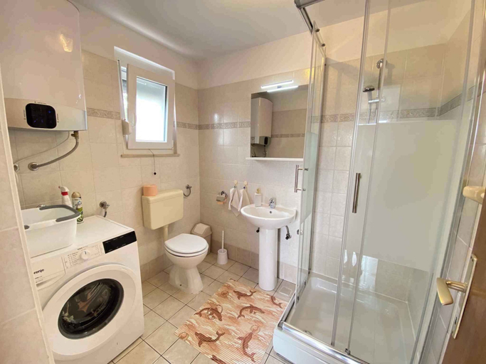 Bathroom, Apartment in Silo/insel Krk 13424, Dobrinj