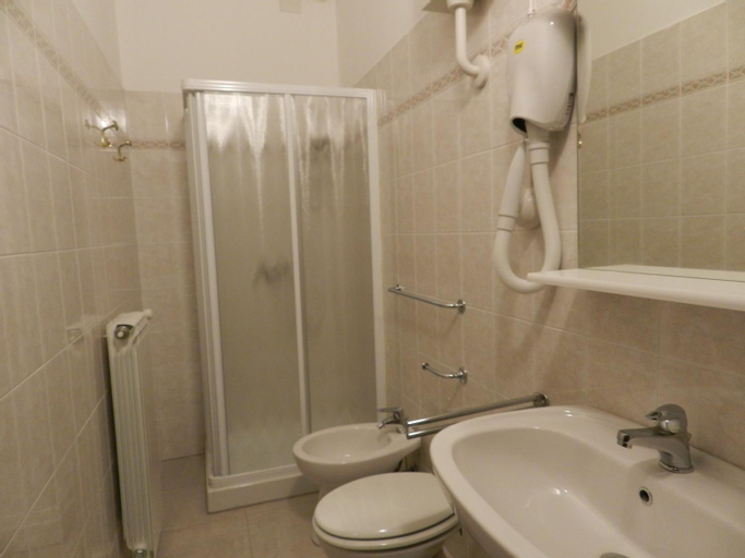 Bathroom 7