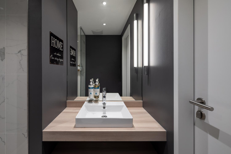 Bathroom 7