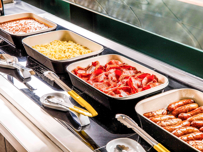 Food & Drinks 4, ibis budget London Heathrow Terminal 5, London