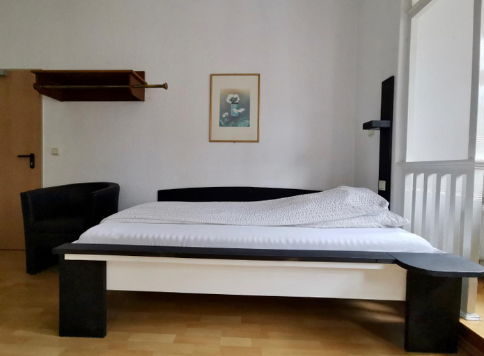 Others 5, Pension Akropolis, Pinneberg