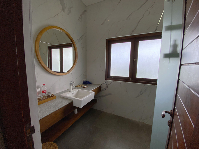 Bathroom 27