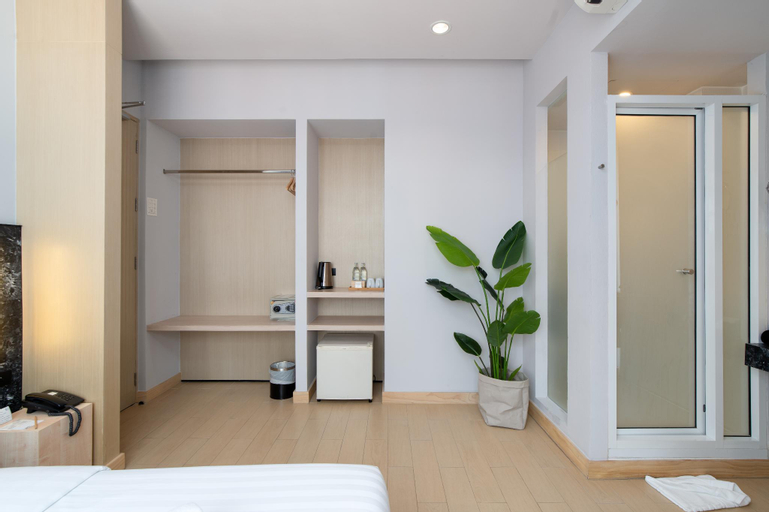 Bedroom 13