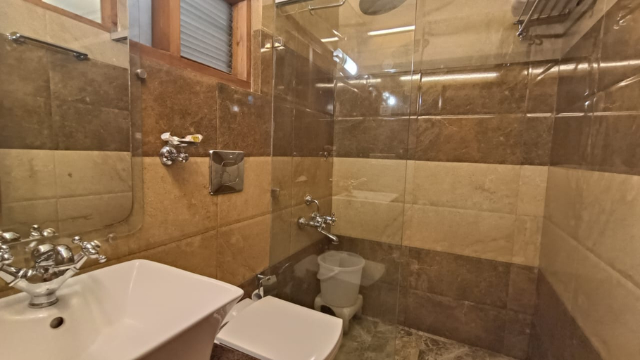 Bathroom 4, Bridge View Regency, Shimla