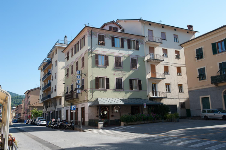 Albergo Vittoria, Genova