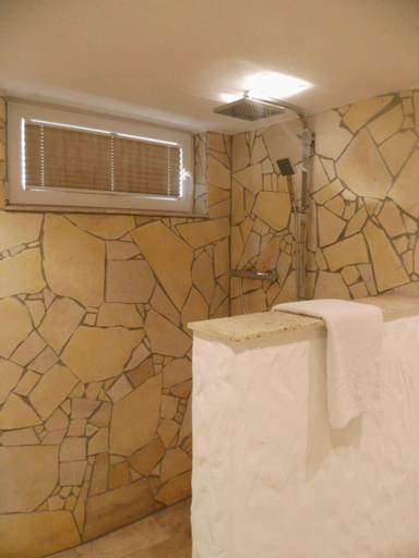 Bathroom 4