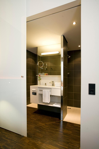 Bathroom 2, Hotel Konigstein, München