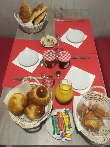 Food & Drinks 11