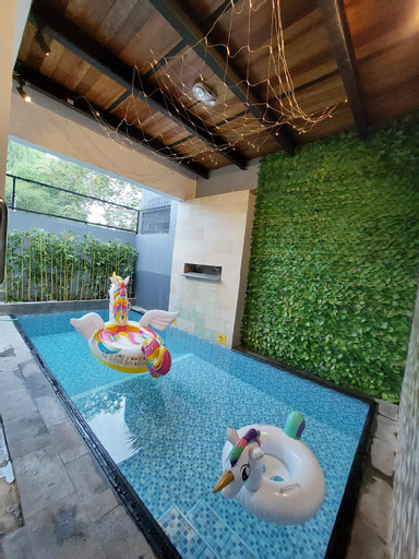 Villa Kuadra , Malang
