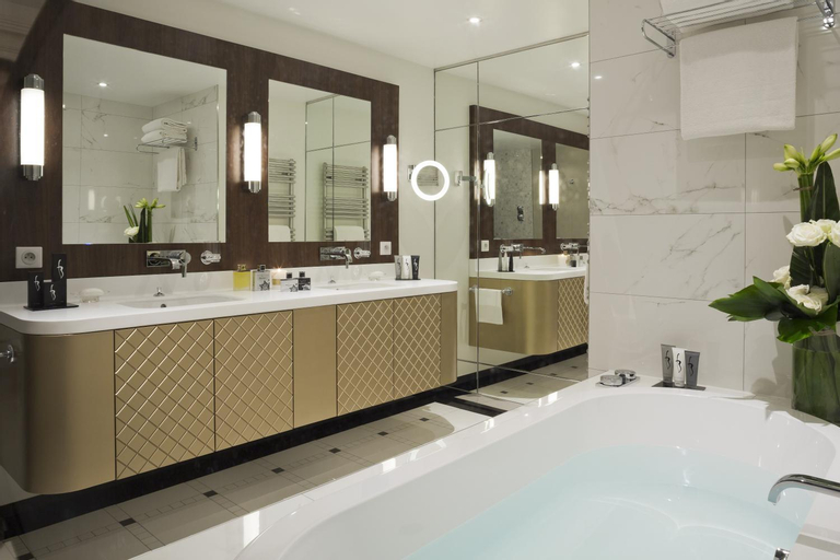 Bathroom 13