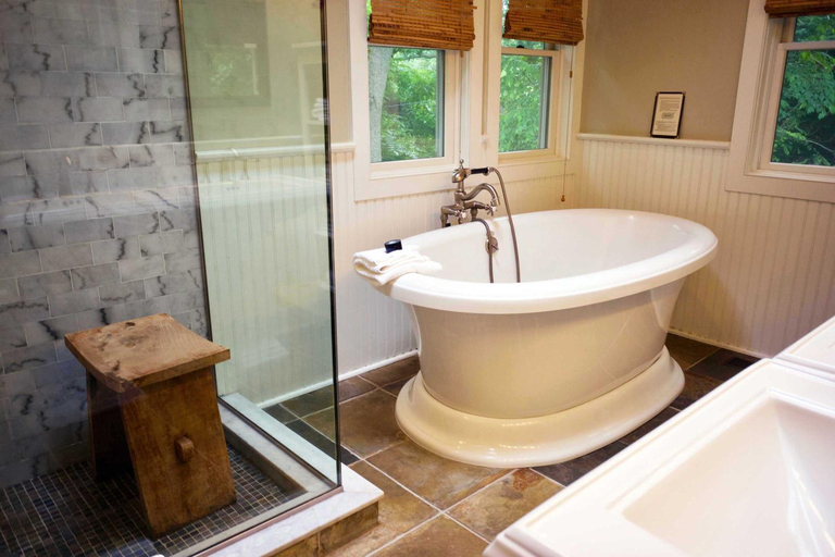 Bathroom 13