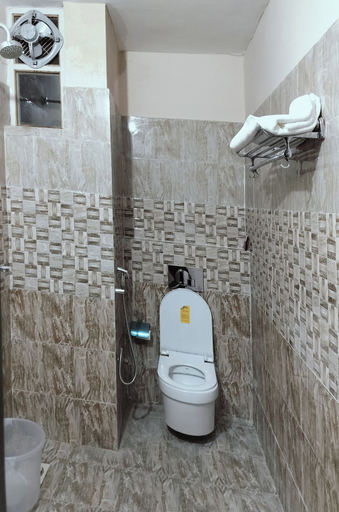 Bathroom, Hotel Ram Janki Palace, Varanasi