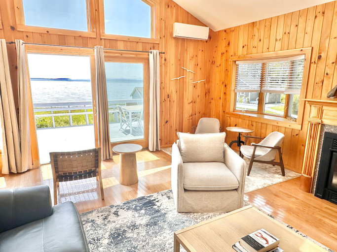 Others 4, Beachfront 4 BR Spacious House! [Coastal Haven], Hancock