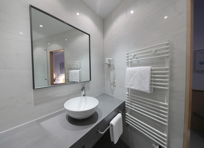 Bathroom 4