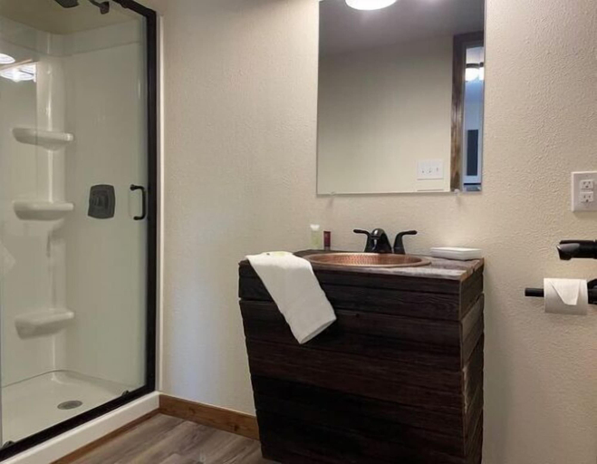 Bathroom 5, Whitetail Inn, Chautauqua