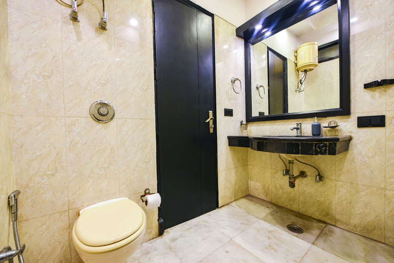 Bathroom 4, Fabhotel Bharat Continental, Delhi