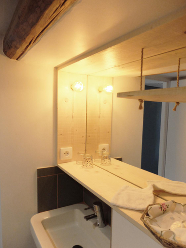 Bathroom 2, Le Jardin De Gustave, Doubs