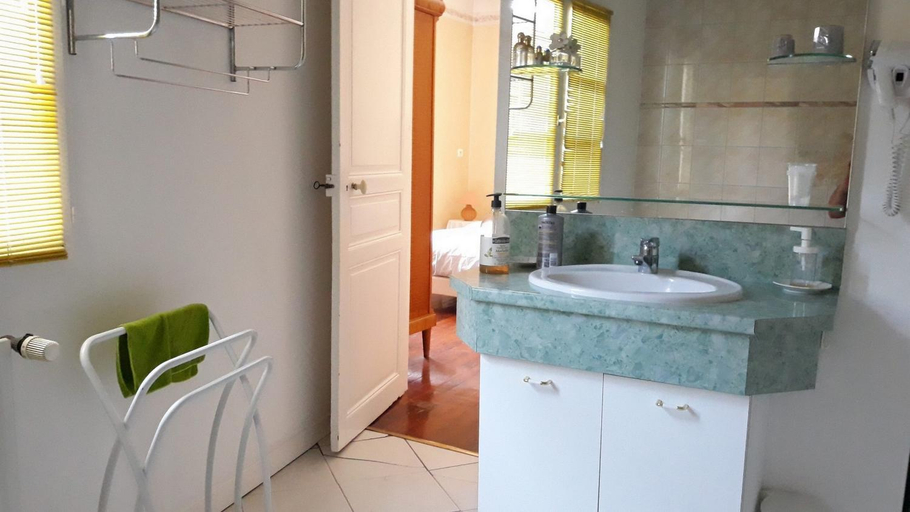 Bathroom 4