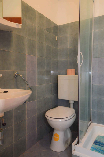 Bathroom, Studio Studio mit Terrasse und Internet, Pula