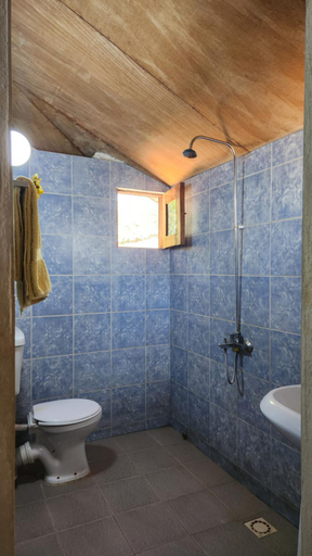 Bathroom, Mango Lodge, Kombo Saint Mary