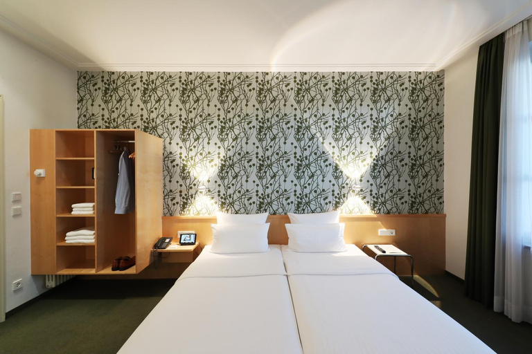 Bedroom 13