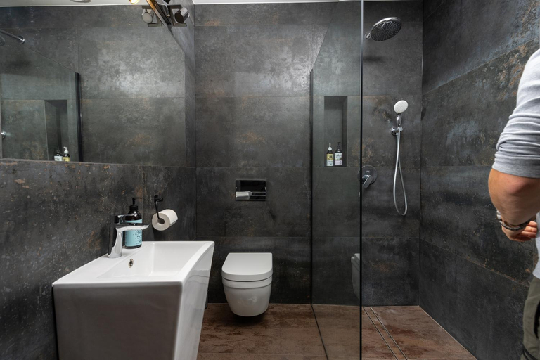 Bathroom 13