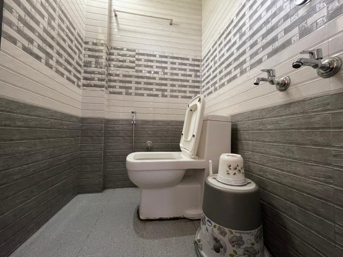 Bathroom 4, RK Residency Calicut, Kozhikode