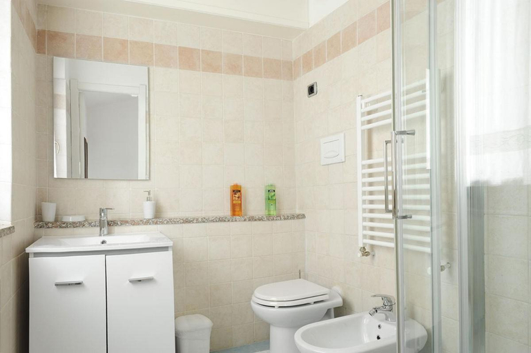 Bathroom 2, Il Giardino di Valentina, Nuoro