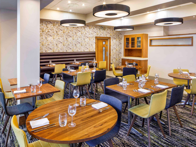 Food & Drinks 5, Mercure Sheffield Parkway Hotel, Sheffield