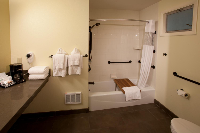 Bathroom, Lake Crescent Lodge, Clallam