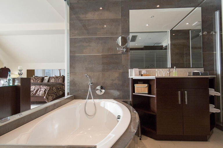 Bathroom 5, l'Arrivee Hotel & Spa, Dortmund