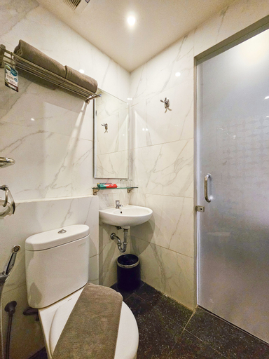 Bathroom 15