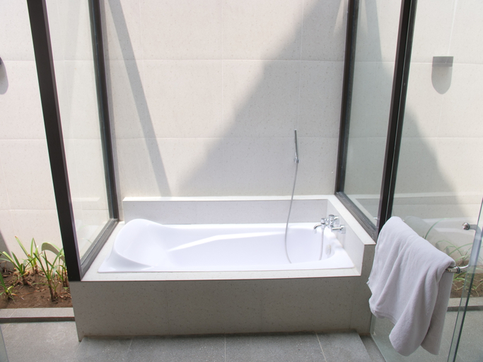 Bathroom 5, Labuan Resort, Situbondo