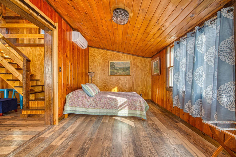 Catskills Cottage with Deck, 7 Mi to Hunter Mtn, Greene