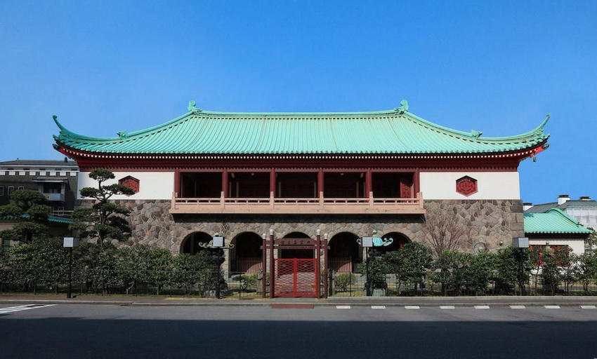 Exterior 10