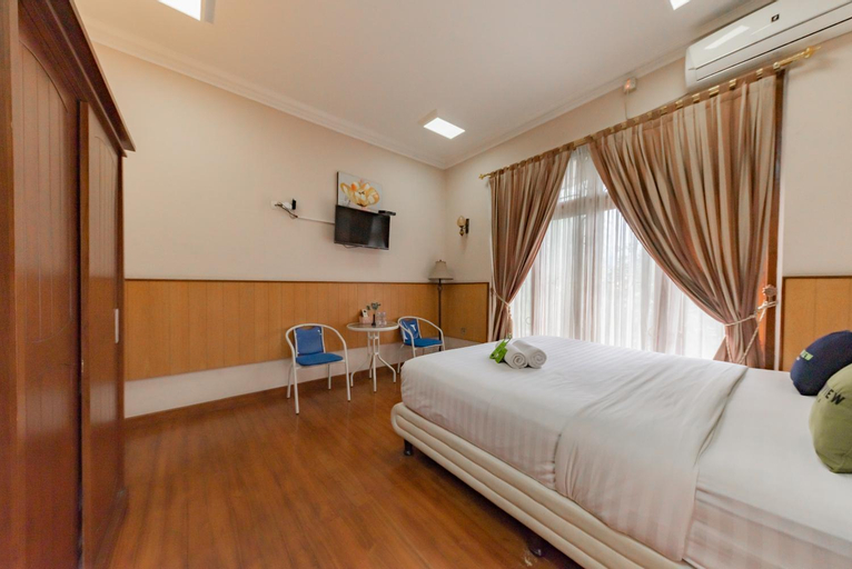 Bedroom 12