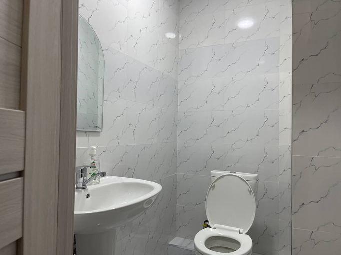 Bathroom 2, Chaqar 317, Tashkent City