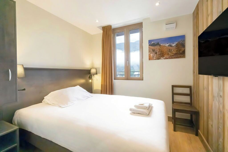 Bedroom 3, Hostellerie du petit Saint Bernard, Savoie