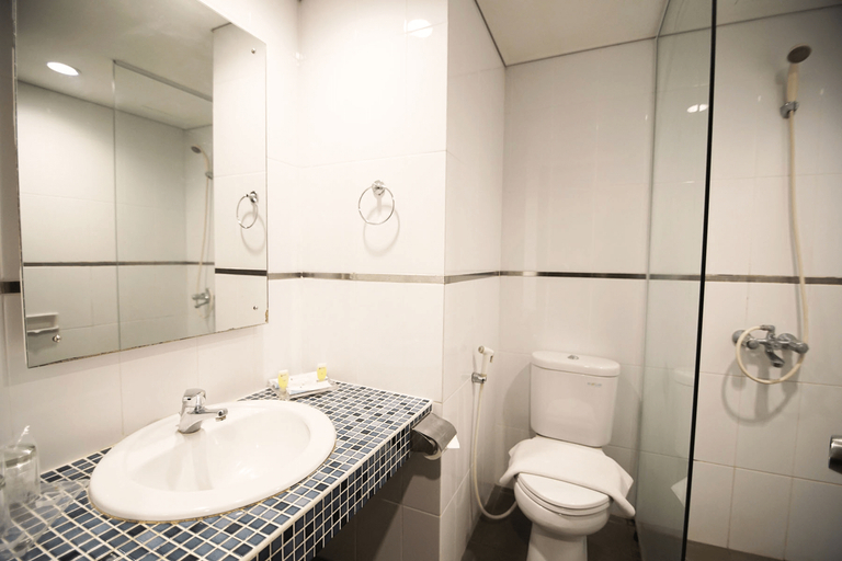 Bathroom 5, Sofyan Hotel Cut Meutia Family Friendly, Jakarta Pusat