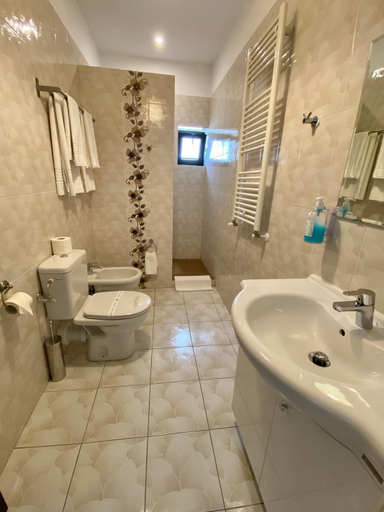 Bathroom 2, Pensiunea Rix Rooms, Focsani