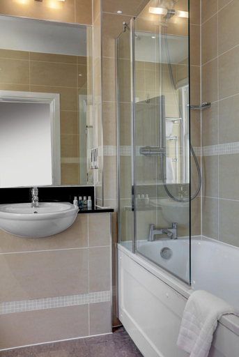 Bathroom 17