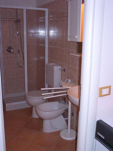2, Casa Gialla in Villa Arcobaleno Imperia, Imperia